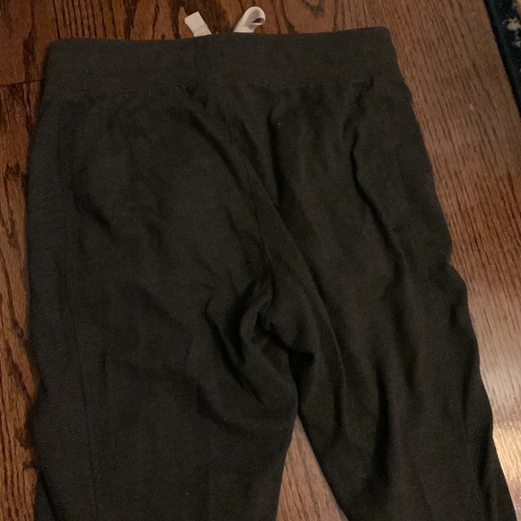 Nike Capri Tie Waist Joggers in Grey - Picture 5 of 5